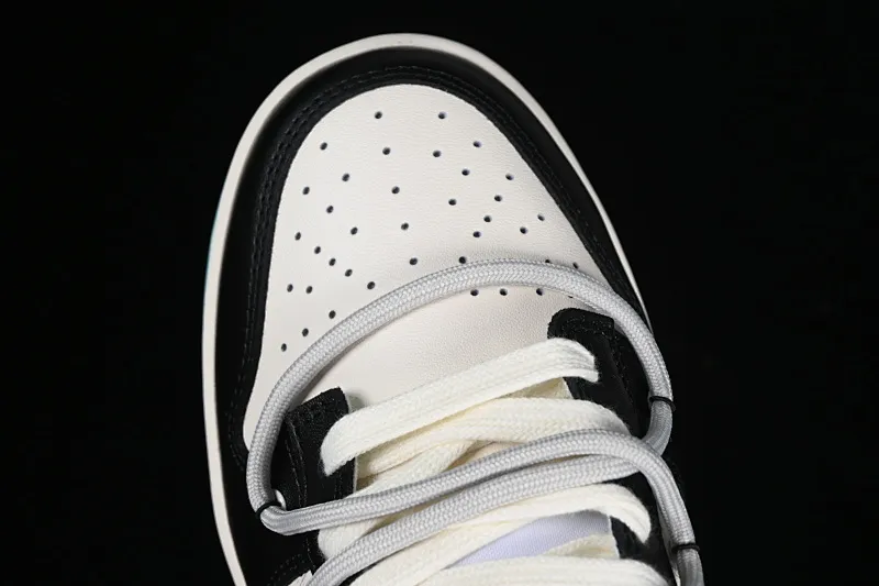 All Categories Nk SB Dunk Series Nk SB Dunk Low Low-top sneakers Nk Dunk Low Panda Prank Star Trek SB strappy low-top casual sneakers DV0833-101